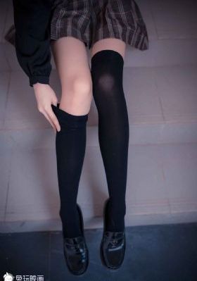 何鲁丽