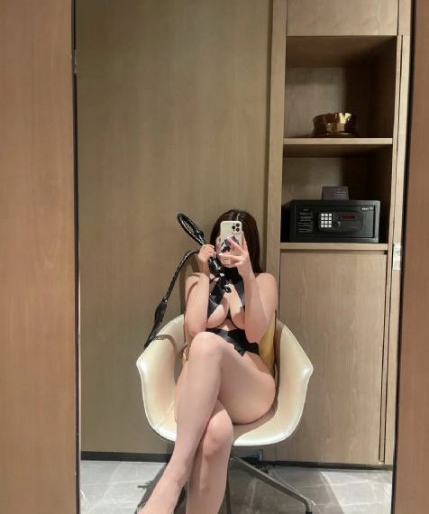 六个瑞典女孩在加油