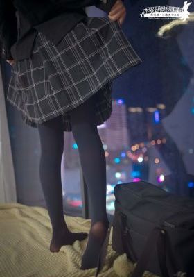《安达与岛村》