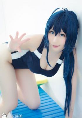 交换玩弄两个美妇教师韩国电影