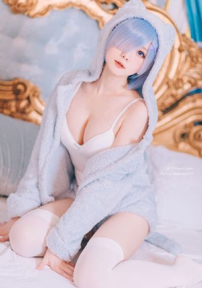 年轻的秘书3在线观看