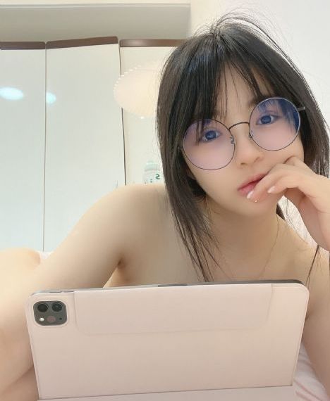 25岁的女高中生