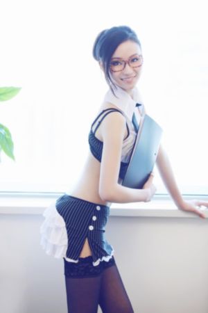宋小宝回应和举重选手撞脸