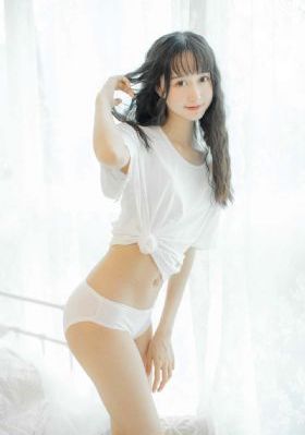 孙杨提前伸脖子等待金牌