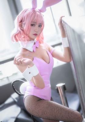 谁和她睡了