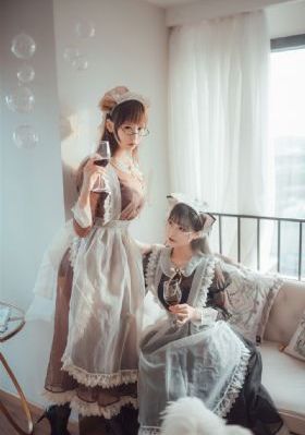 乳房与月亮